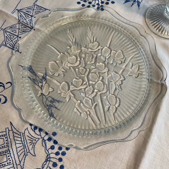 Depression Glass Vase and Plate - Picture 3 of 10